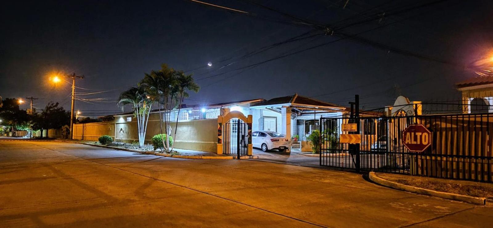 Tocumen Airport Los Corcho Suites Tapia Numero Dos ภายนอก รูปภาพ